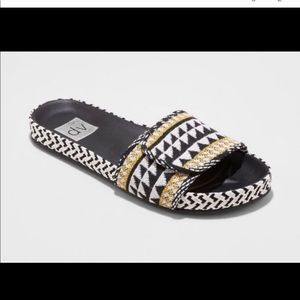 DOLCE VITA WOVEN SLIDES SZ 9
